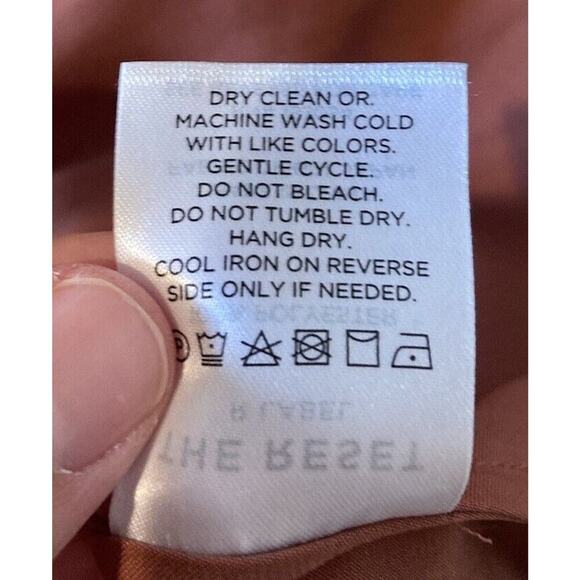 The Reset R Label Silky V Neck Blouse Size Medium Women’s Mauve - Picture 5 of 7